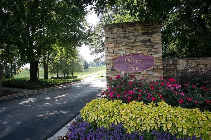 Arriving at wedding Chateau Elan Winery and Resort in Georgia