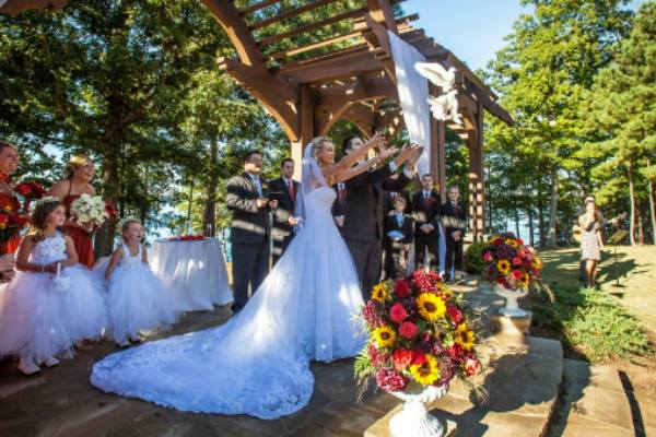 Georgia Dove release at Lake Lanier wedding