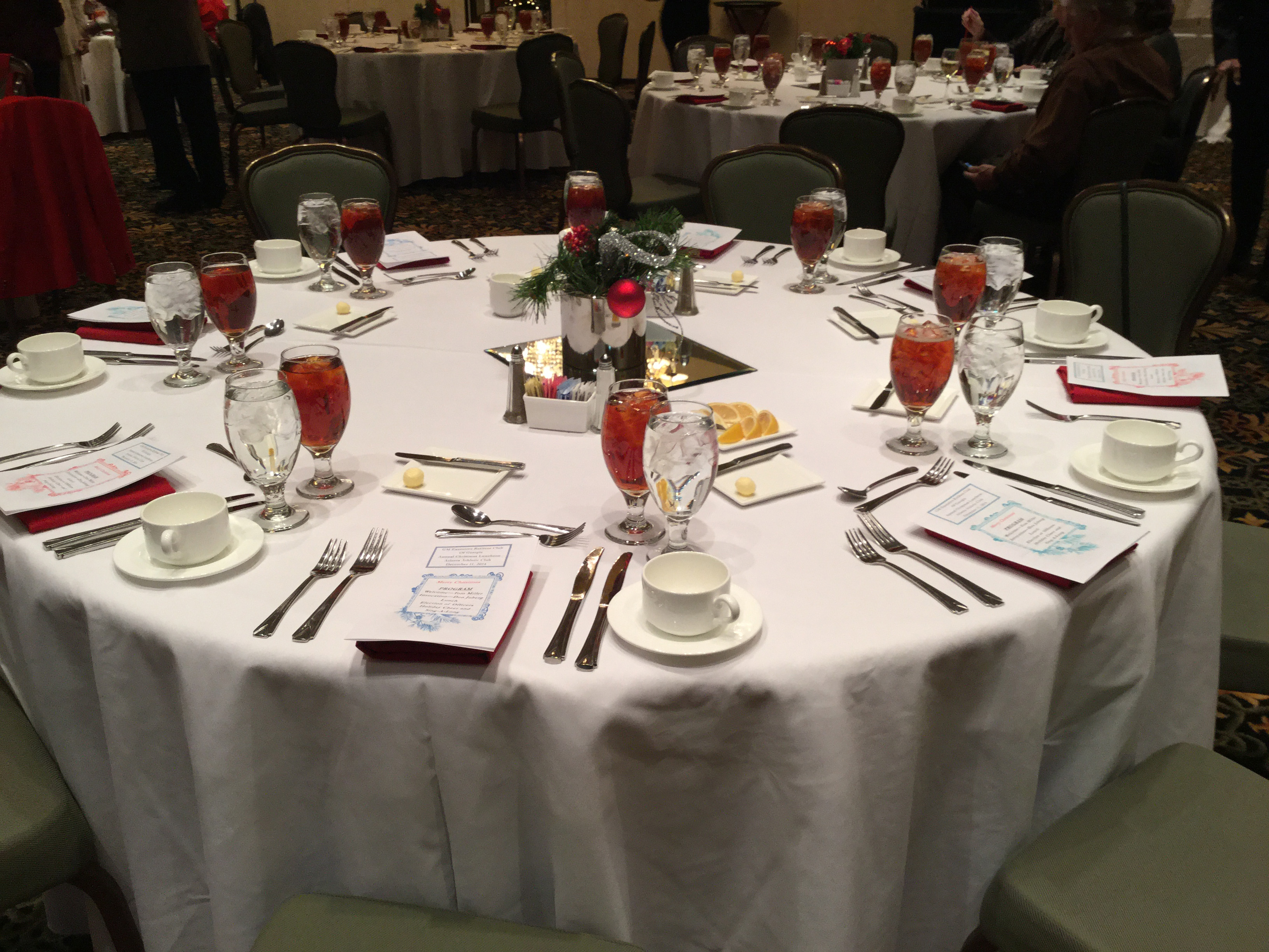 A festive luncheon table at the Atlanta Athletic Club